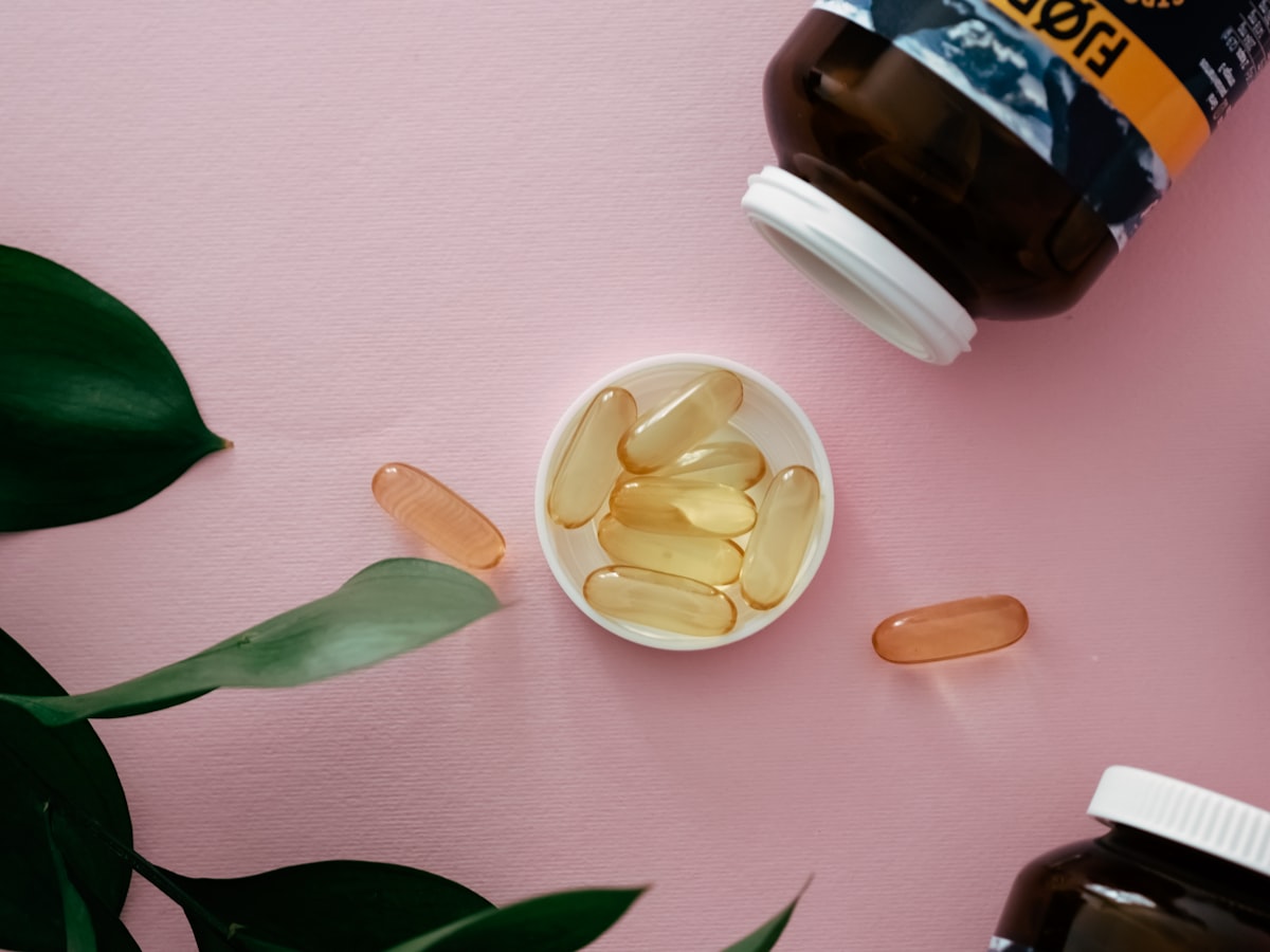 Cápsulas de Omega 3 y aceite de pescado, suplemento para el corazón y el cerebro